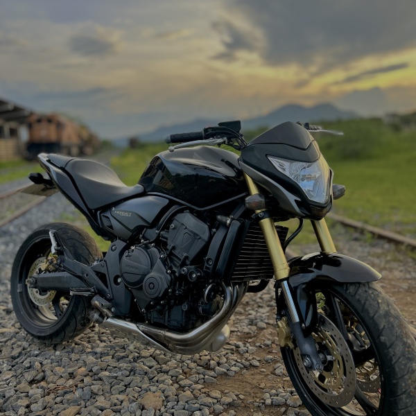 HORNET 2014 OU 30 MIL NO PIX 