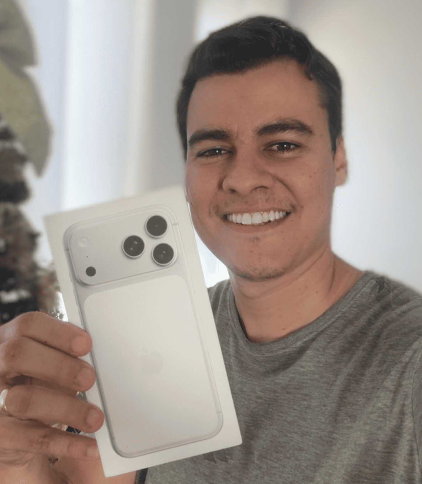 2ª EDIÇÃO IPHONE 17 PRO MAX OU 8 MIL NO PIX