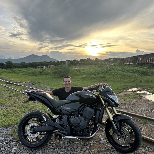 HORNET 2014 OU 30 MIL NO PIX 